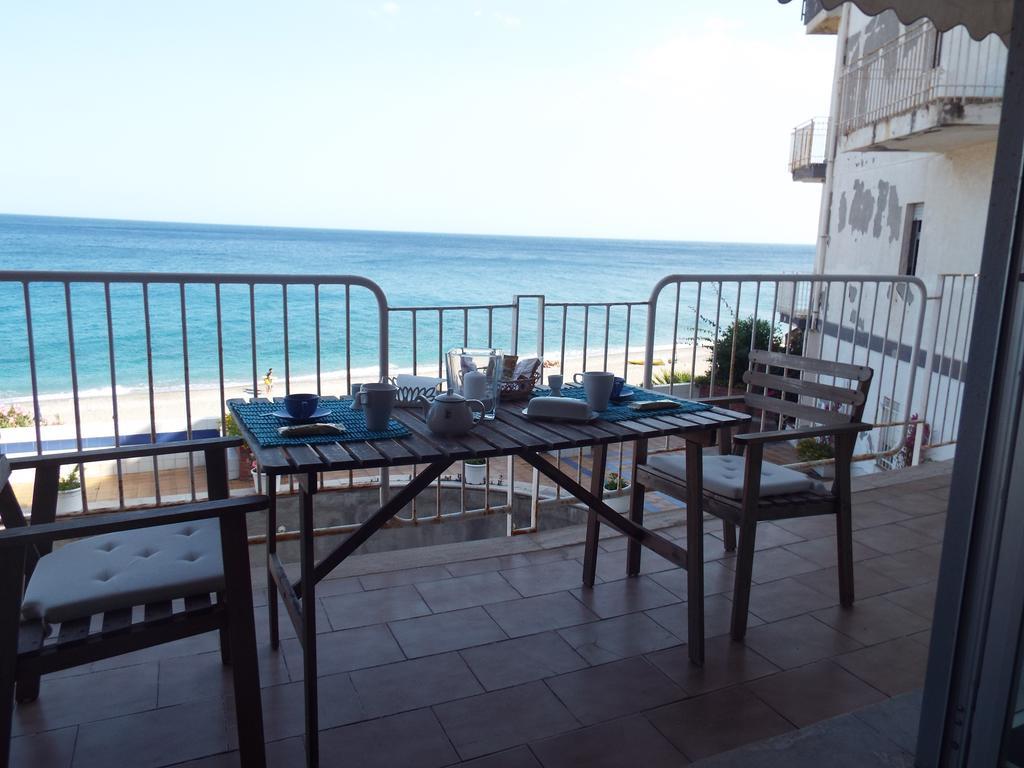 Taormina Holidays Residence フォルツァ・ダグロ エクステリア 写真