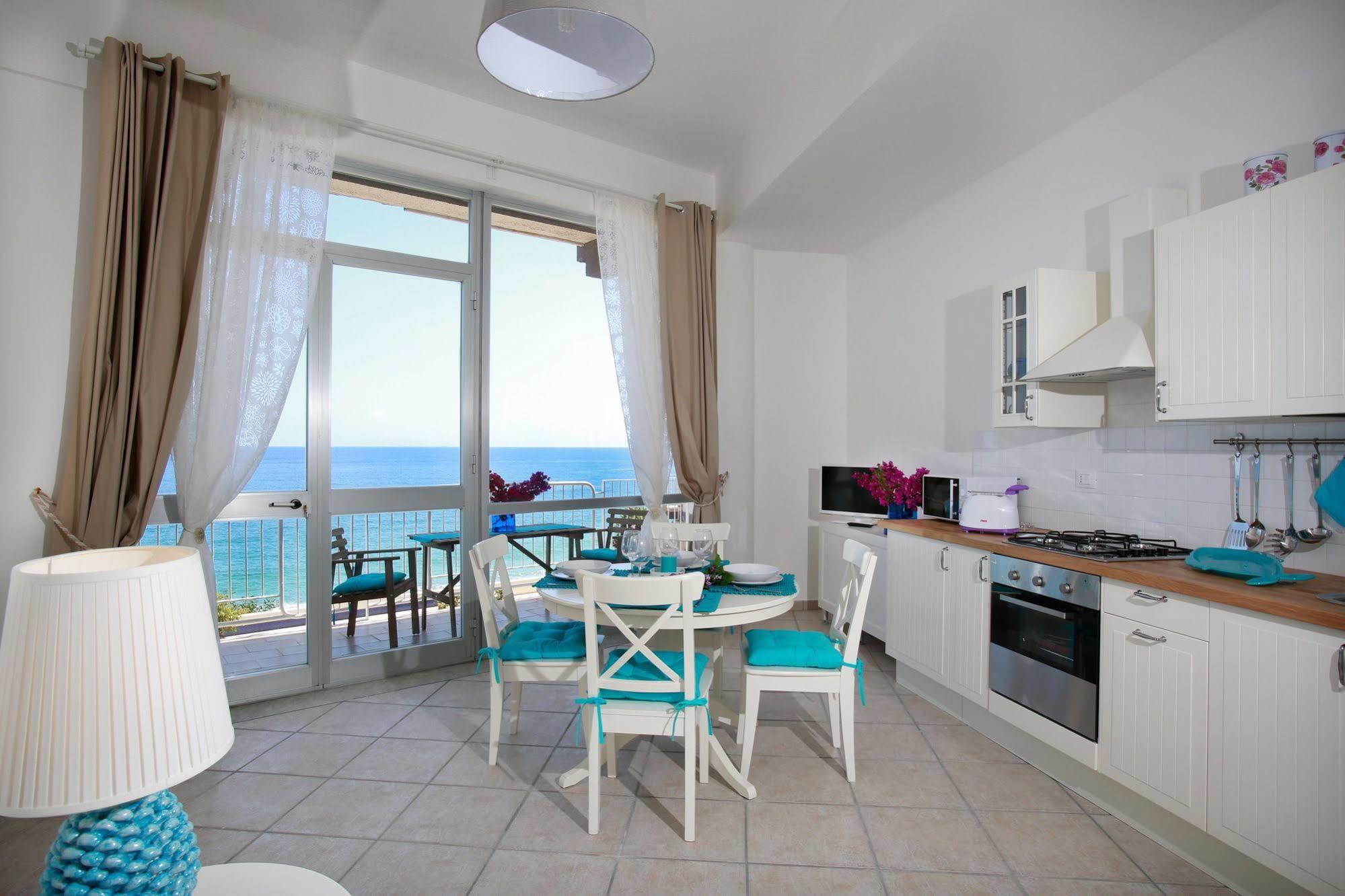 Taormina Holidays Residence フォルツァ・ダグロ エクステリア 写真